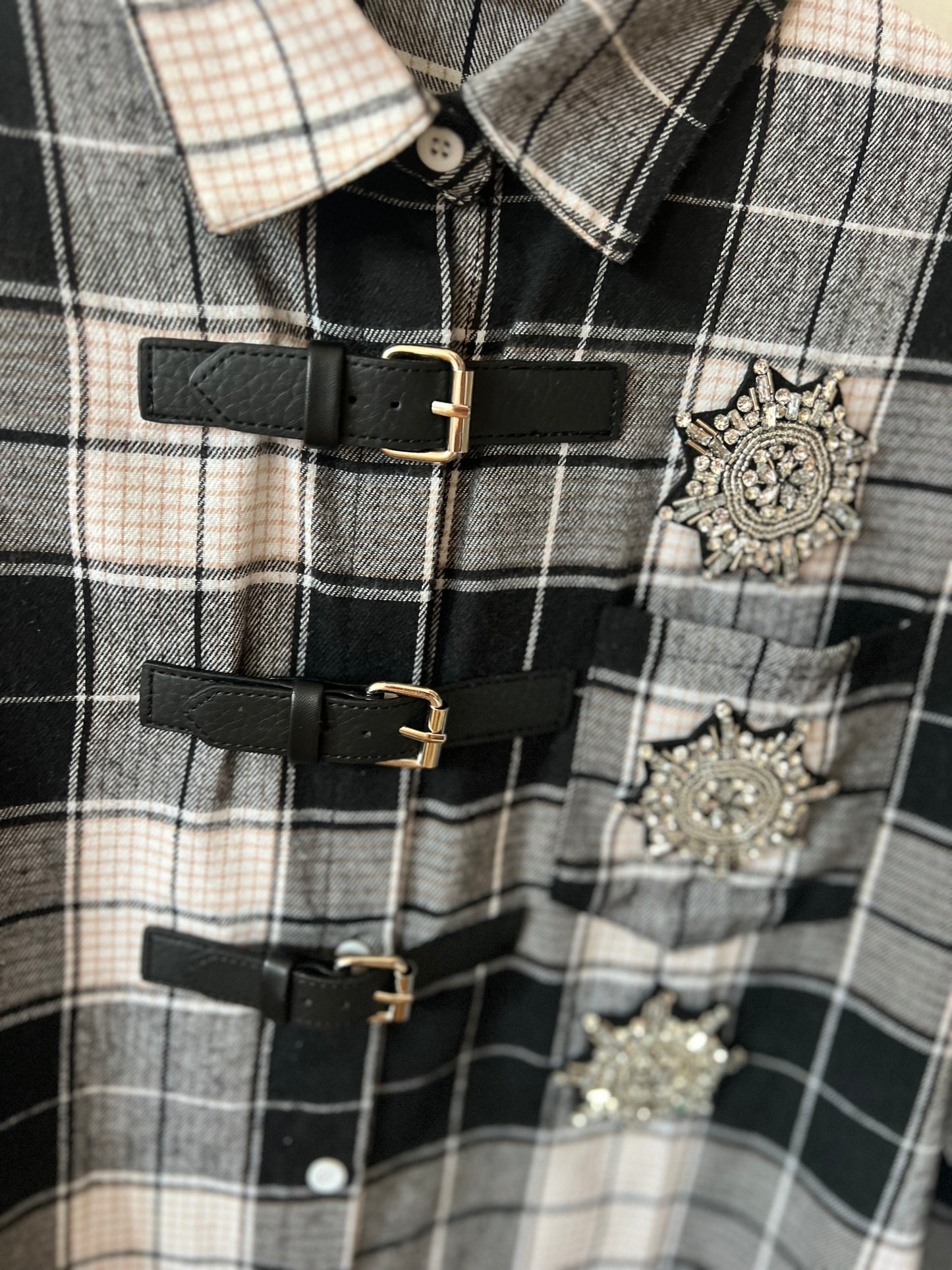 Camicia Bianca Quadri Neri Lacci e fiocchi di neve