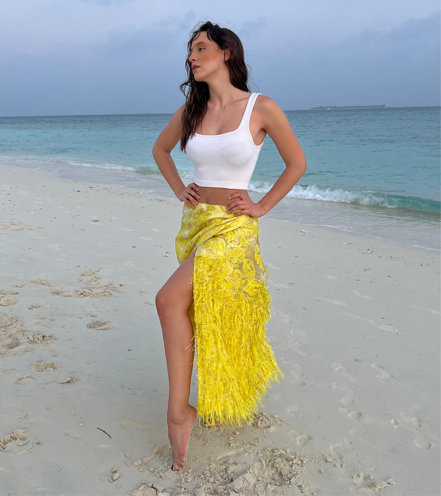 Gonna Astrid Broccato giallo e piume LIMITED EDITION spedita entro 3 settimane