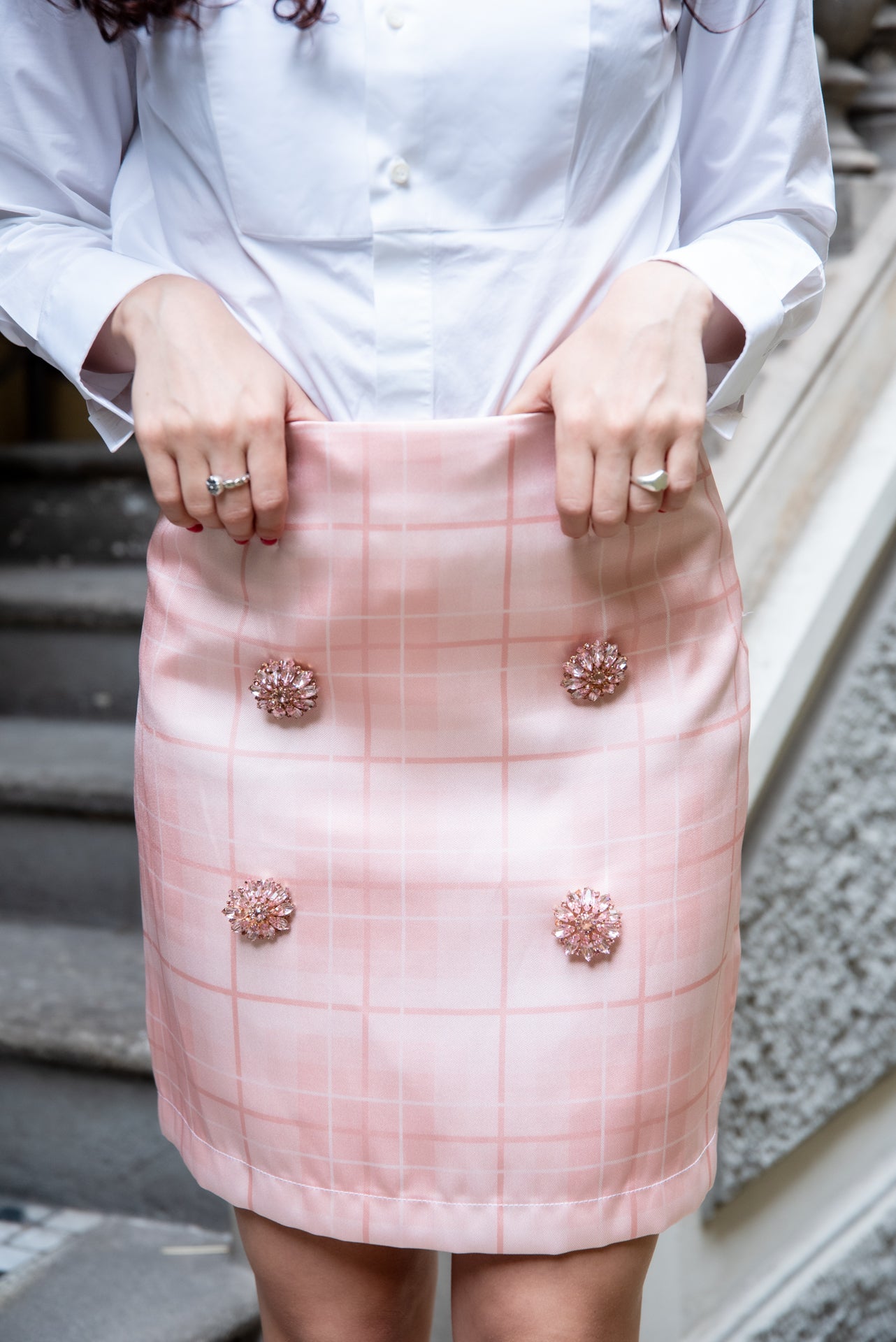 Minigonna Monica Mikado Scacchi rosa con bottoni gioiello