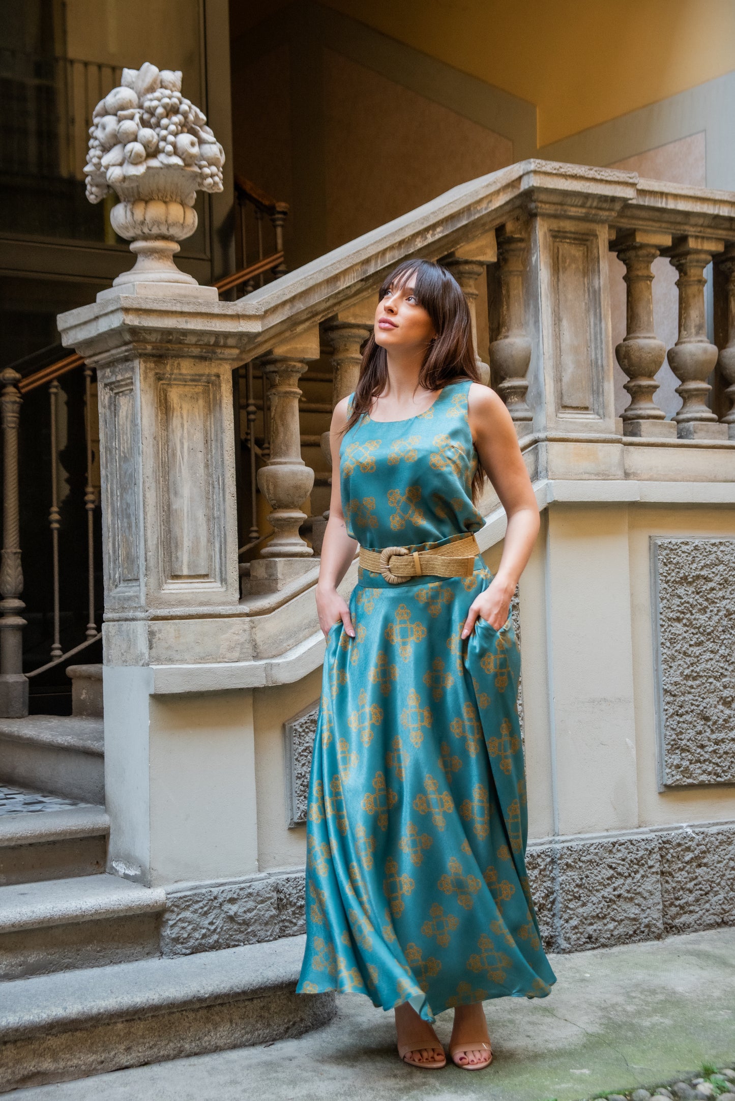 Top Senza maniche in satin motivo catene grigio